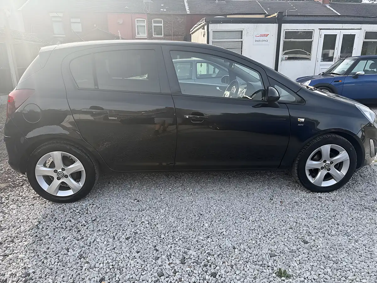 Used 2014 Vauxhall Corsa Sxi Black - Interior and Exterior details 7