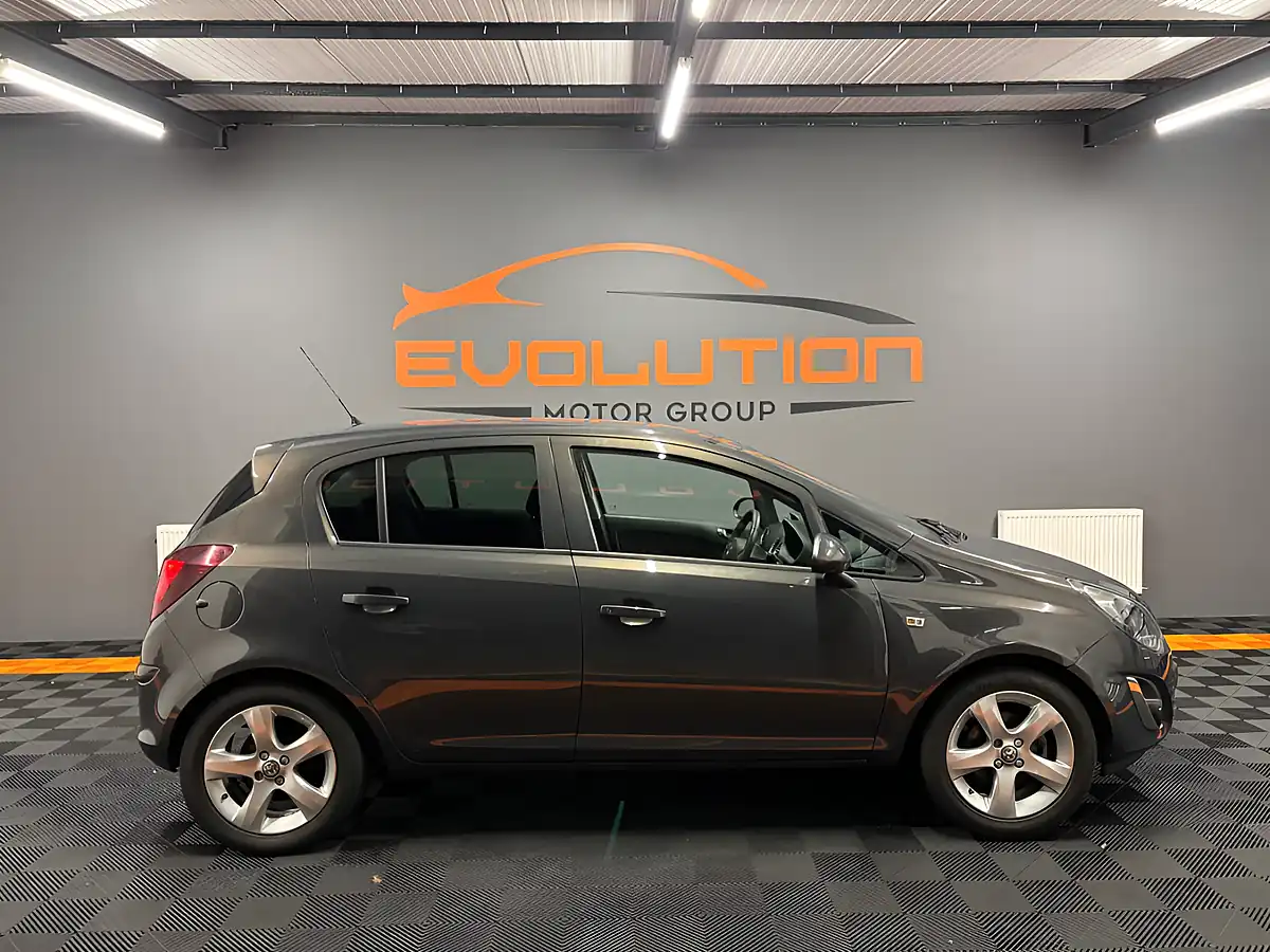 Used 2014 Vauxhall Corsa Sxi Grey - Interior and Exterior details 9