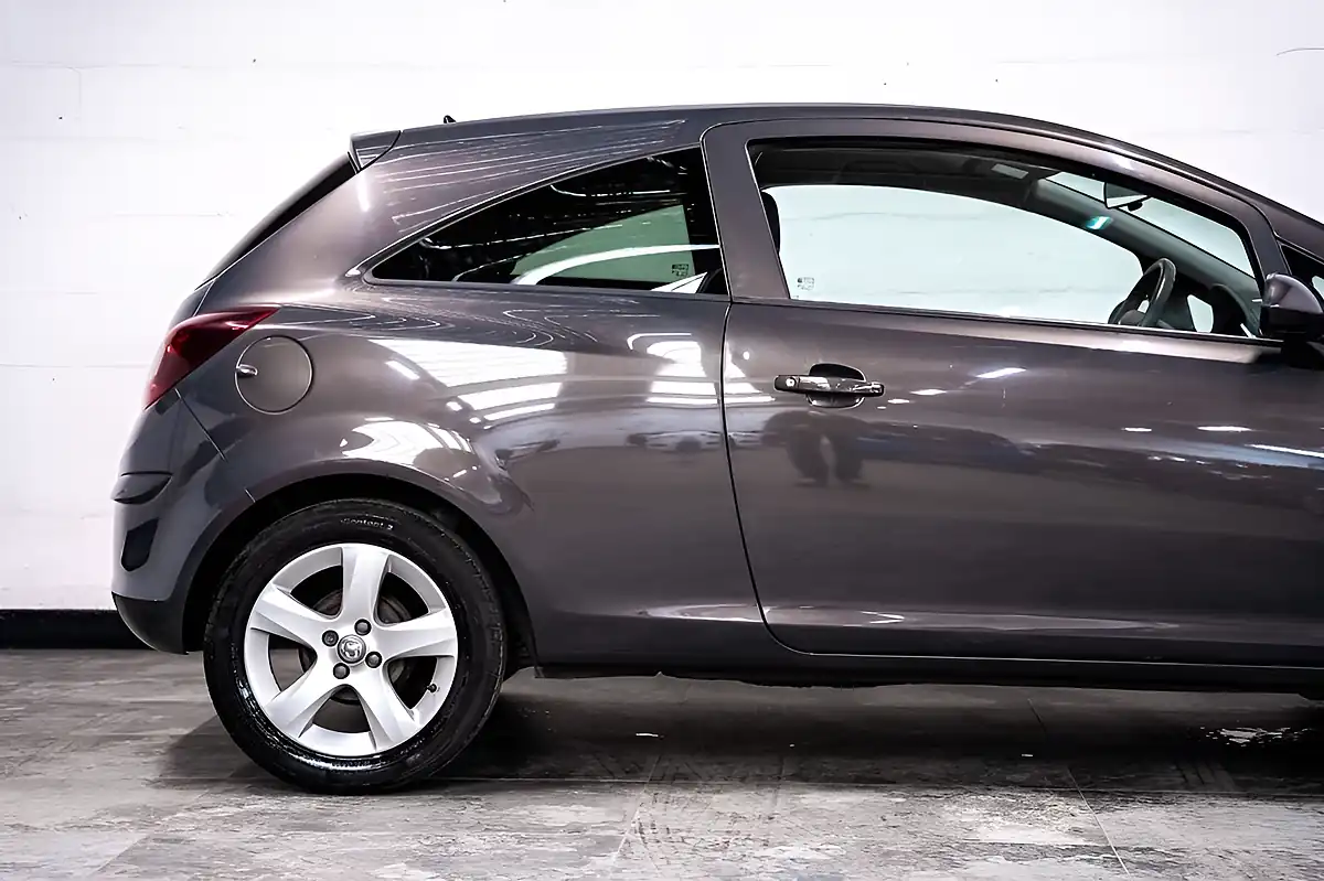 Used 2014 Vauxhall Corsa Sxi Grey - Interior and Exterior details 11