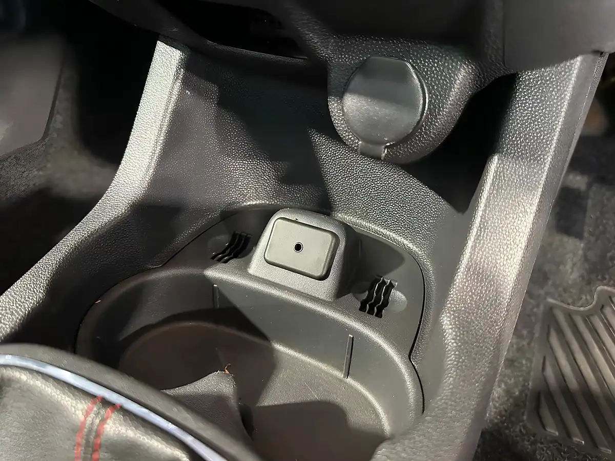 Used 2014 Vauxhall Corsa Sxi Red - Interior and Exterior details 14