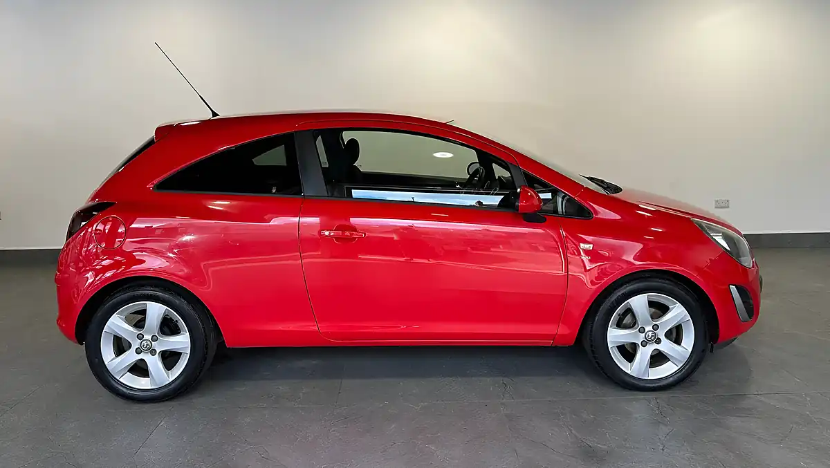 Used 2014 Vauxhall Corsa Sxi Red - Interior and Exterior details 2