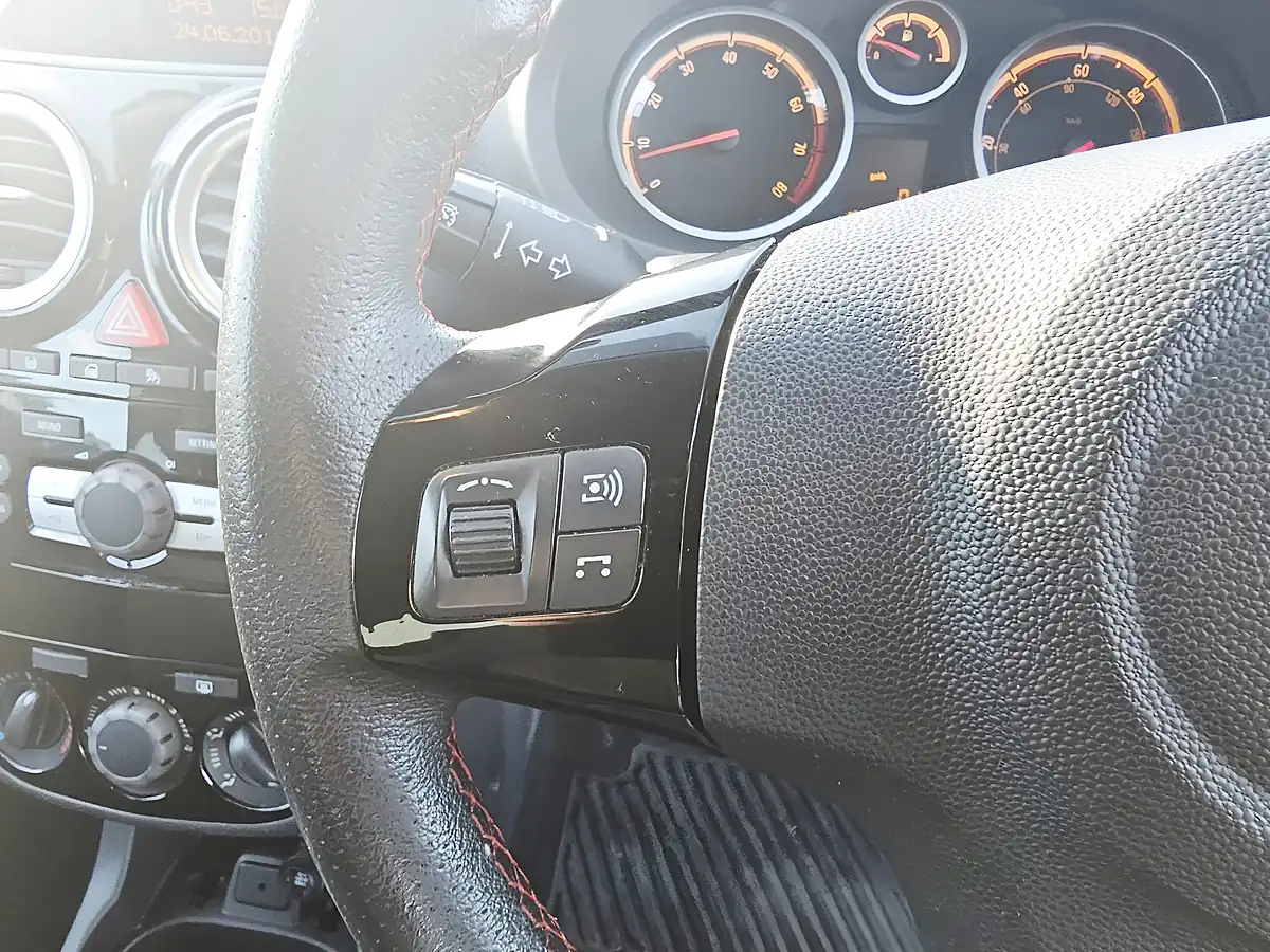 Used 2014 Vauxhall Corsa Sxi Red - Interior and Exterior details 14