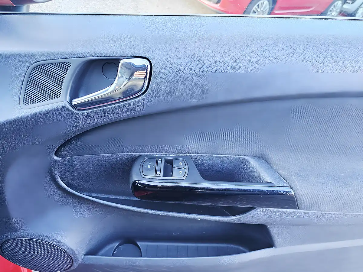 Used 2014 Vauxhall Corsa Sxi Red - Interior and Exterior details 15