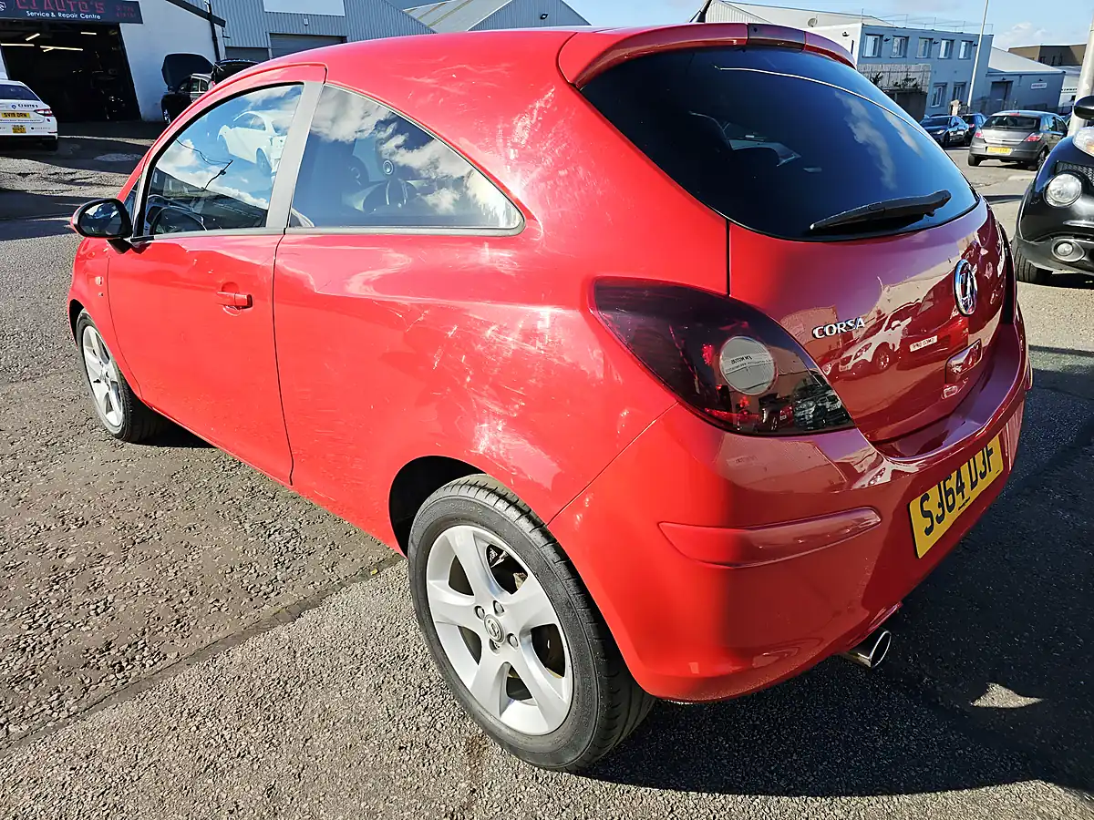 Used 2014 Vauxhall Corsa Sxi Red - Interior and Exterior details 5