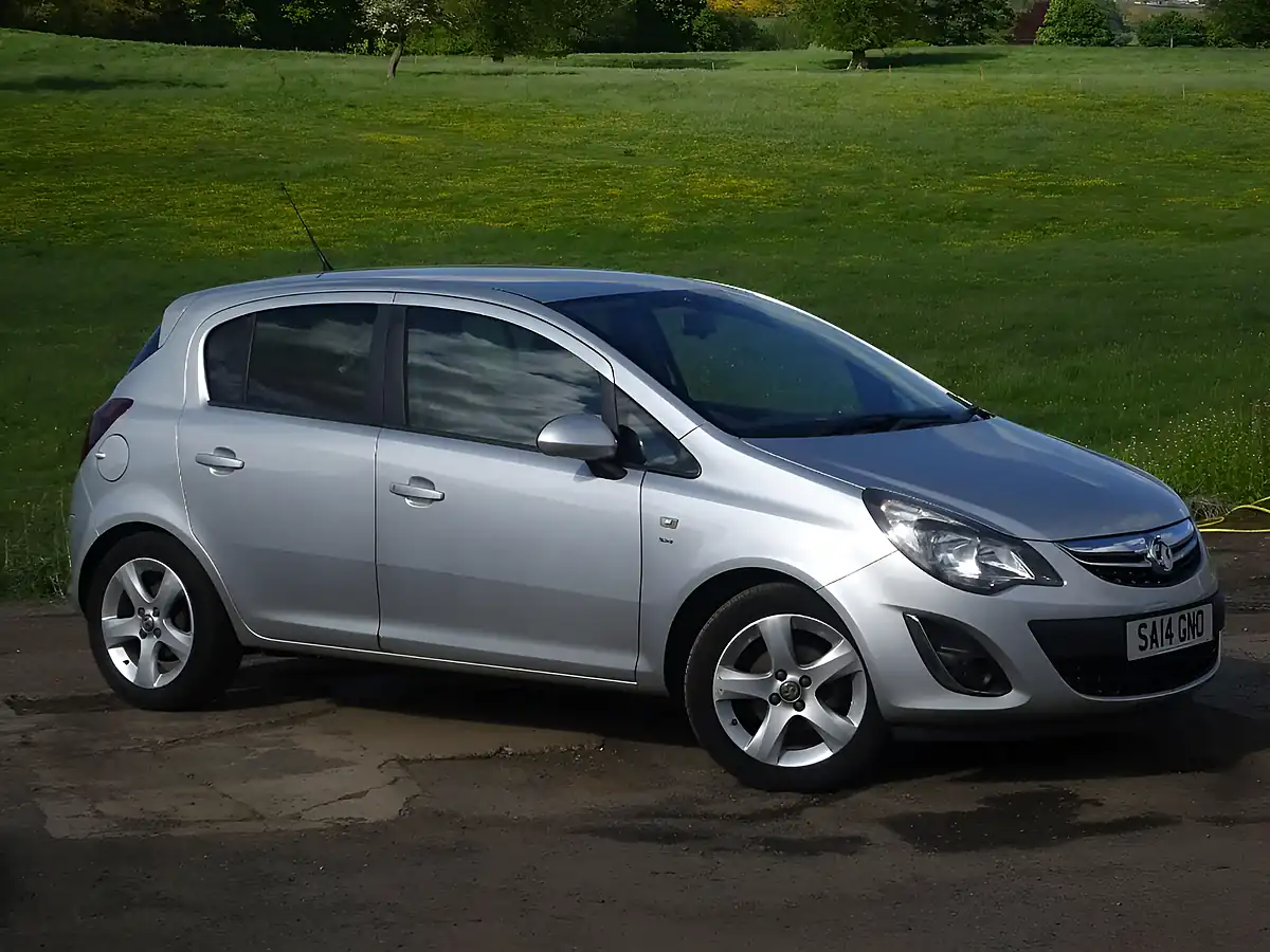 Used 2014 Vauxhall Corsa Sxi Silver - Interior and Exterior details 11