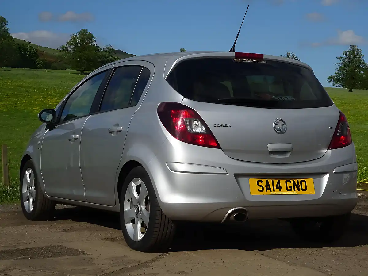 Used 2014 Vauxhall Corsa Sxi Silver - Interior and Exterior details 3