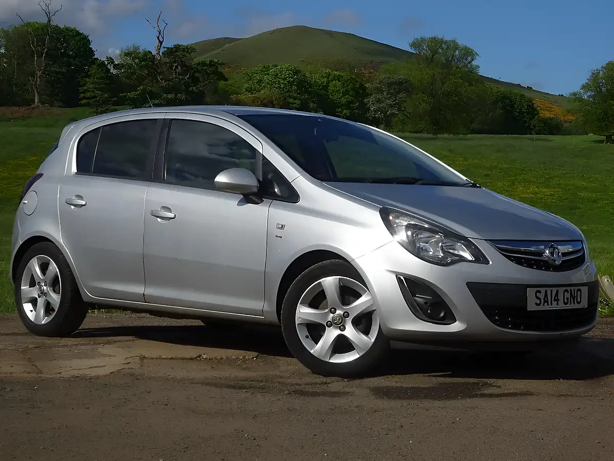 Used 2014 Vauxhall Corsa Sxi Silver - Interior and Exterior details 5