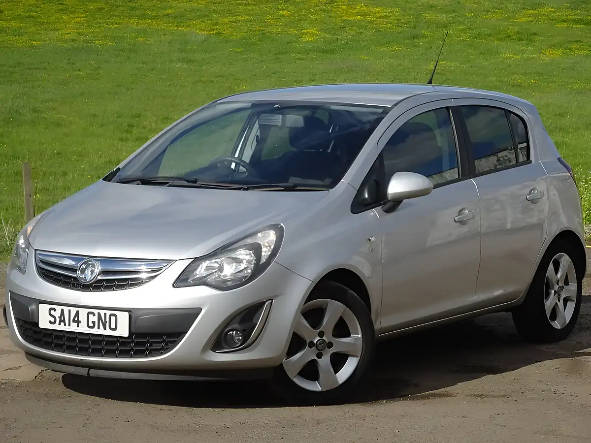 Used 2014 Vauxhall Corsa Sxi Silver - Interior and Exterior details 8