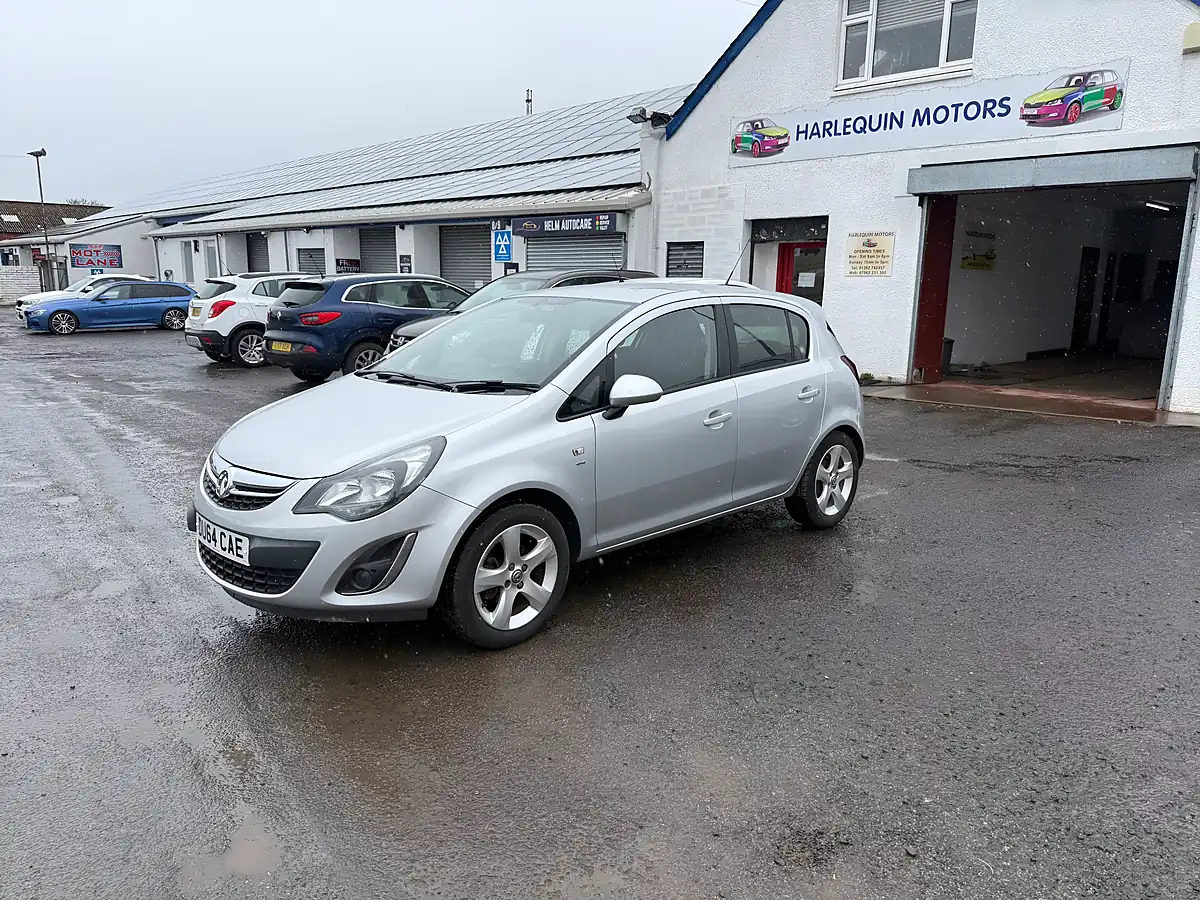 Used 2014 Vauxhall Corsa Sxi Silver - Front View