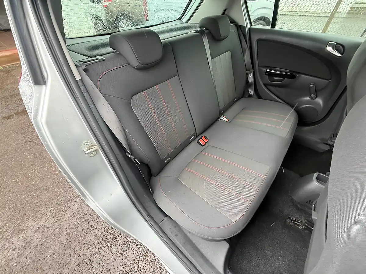 Used 2014 Vauxhall Corsa Sxi Silver - Interior and Exterior details 12