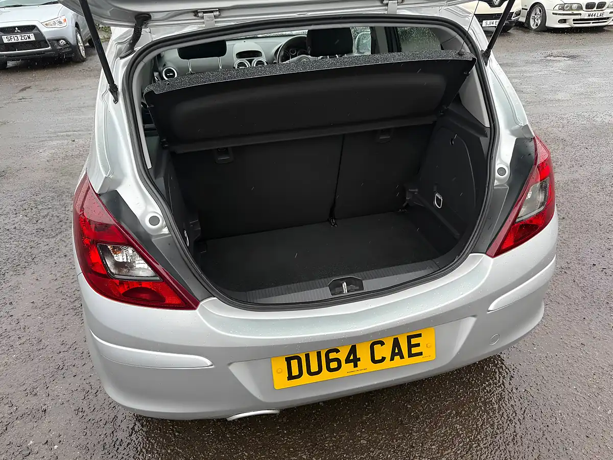 Used 2014 Vauxhall Corsa Sxi Silver - Interior and Exterior details 13