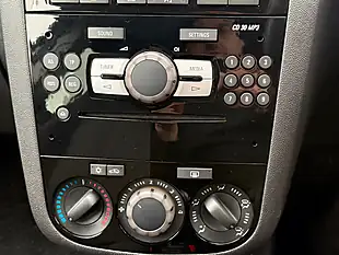 Used 2014 Vauxhall Corsa Sxi Silver - Interior and Exterior details 19