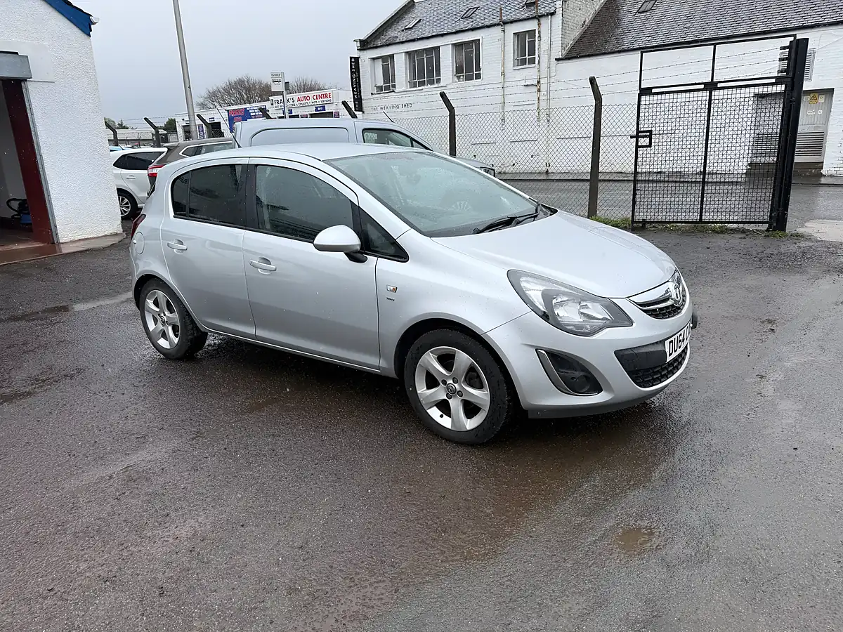 Used 2014 Vauxhall Corsa Sxi Silver - Interior and Exterior details 3