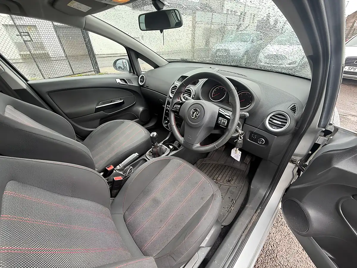 Used 2014 Vauxhall Corsa Sxi Silver - Interior and Exterior details 9