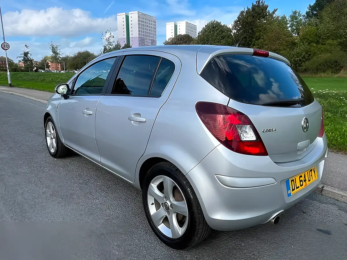 Used 2014 Vauxhall Corsa Sxi Silver - Interior and Exterior details 3