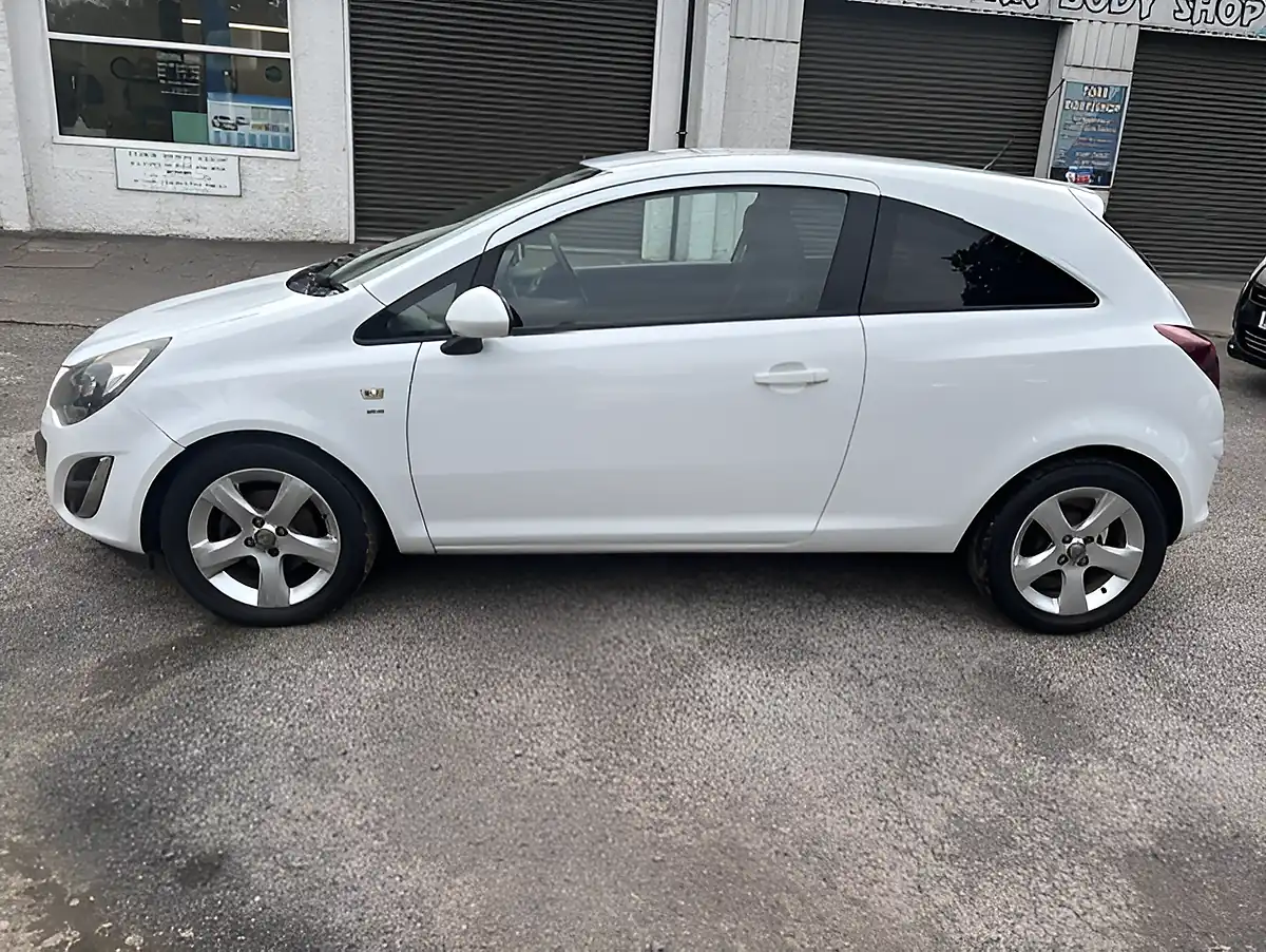 Used 2014 Vauxhall Corsa Sxi White - Interior and Exterior details 2