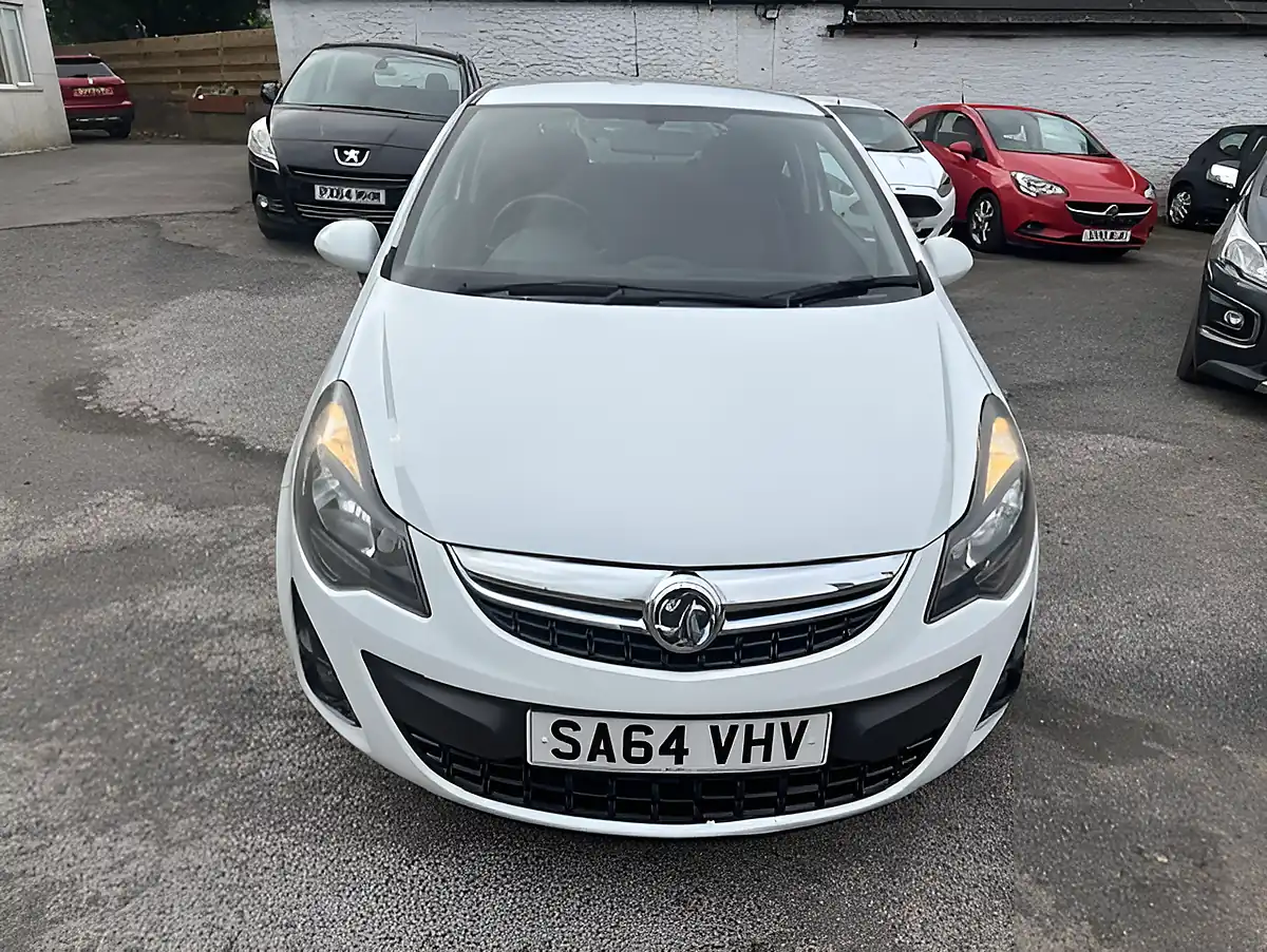 Used 2014 Vauxhall Corsa Sxi White - Interior and Exterior details 4