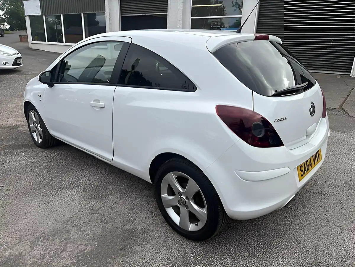 Used 2014 Vauxhall Corsa Sxi White - Interior and Exterior details 5