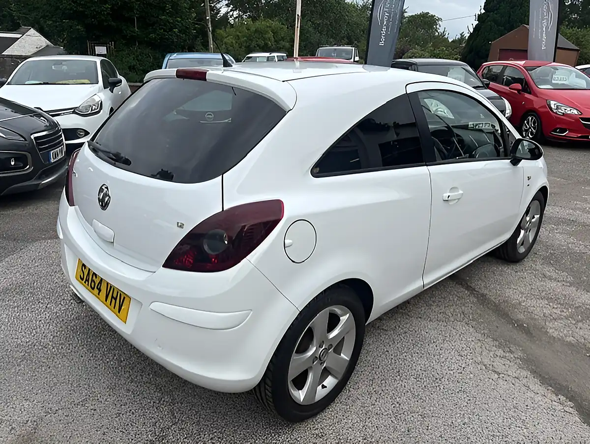 Used 2014 Vauxhall Corsa Sxi White - Interior and Exterior details 7