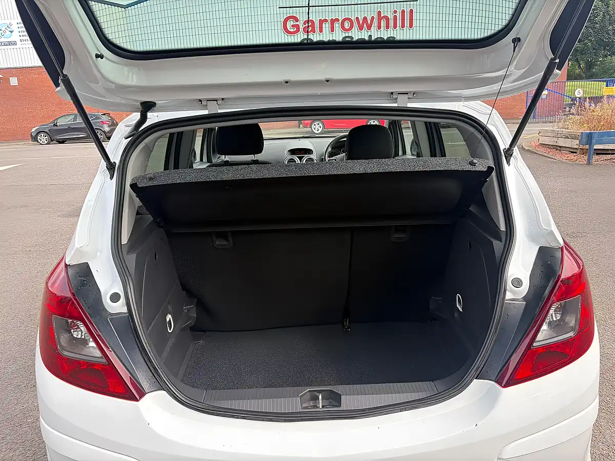 Used 2014 Vauxhall Corsa Sxi White - Interior and Exterior details 10