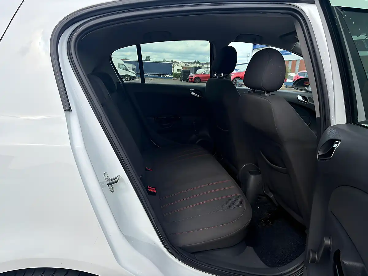 Used 2014 Vauxhall Corsa Sxi White - Interior and Exterior details 14