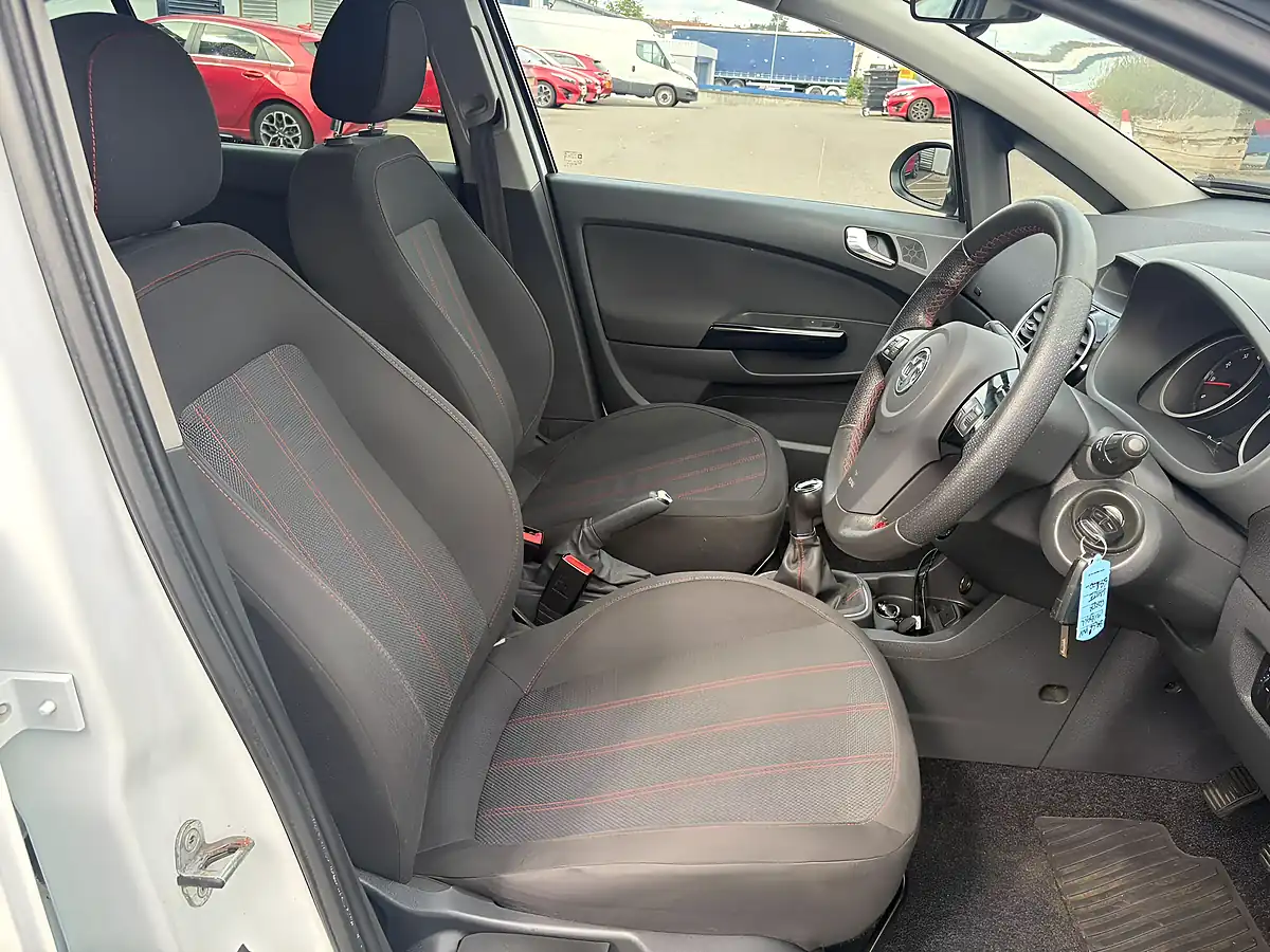Used 2014 Vauxhall Corsa Sxi White - Interior and Exterior details 4