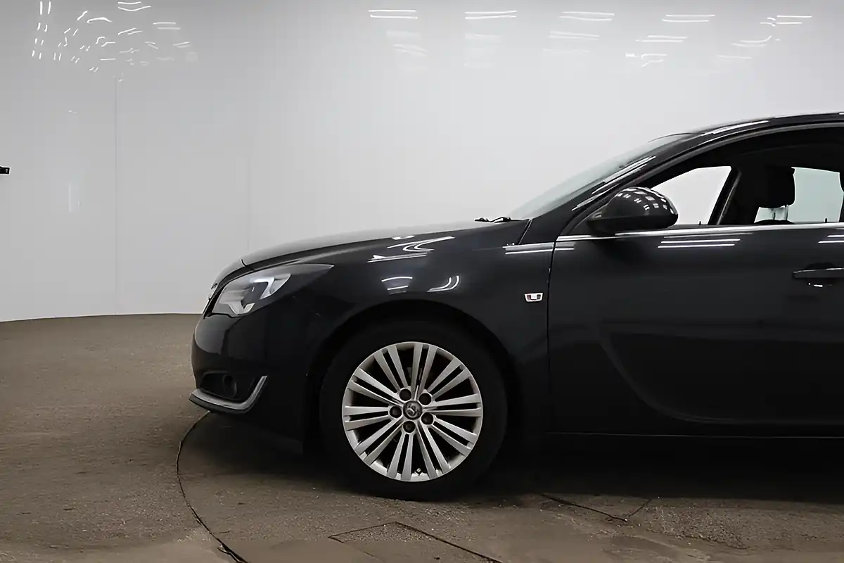Used 2014 Vauxhall Insignia Design Black - Interior and Exterior details 3