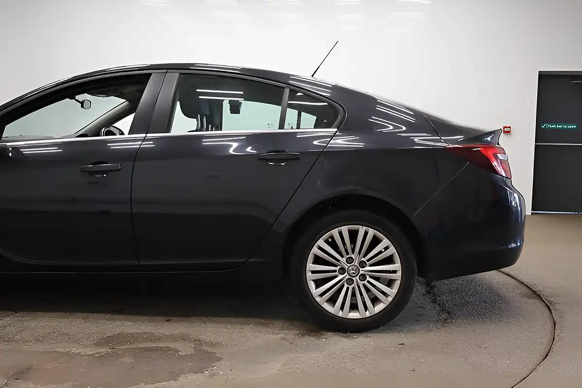 Used 2014 Vauxhall Insignia Design Black - Interior and Exterior details 5