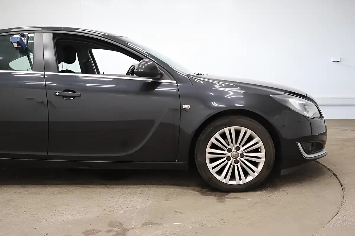 Used 2014 Vauxhall Insignia Design Black - Interior and Exterior details 7