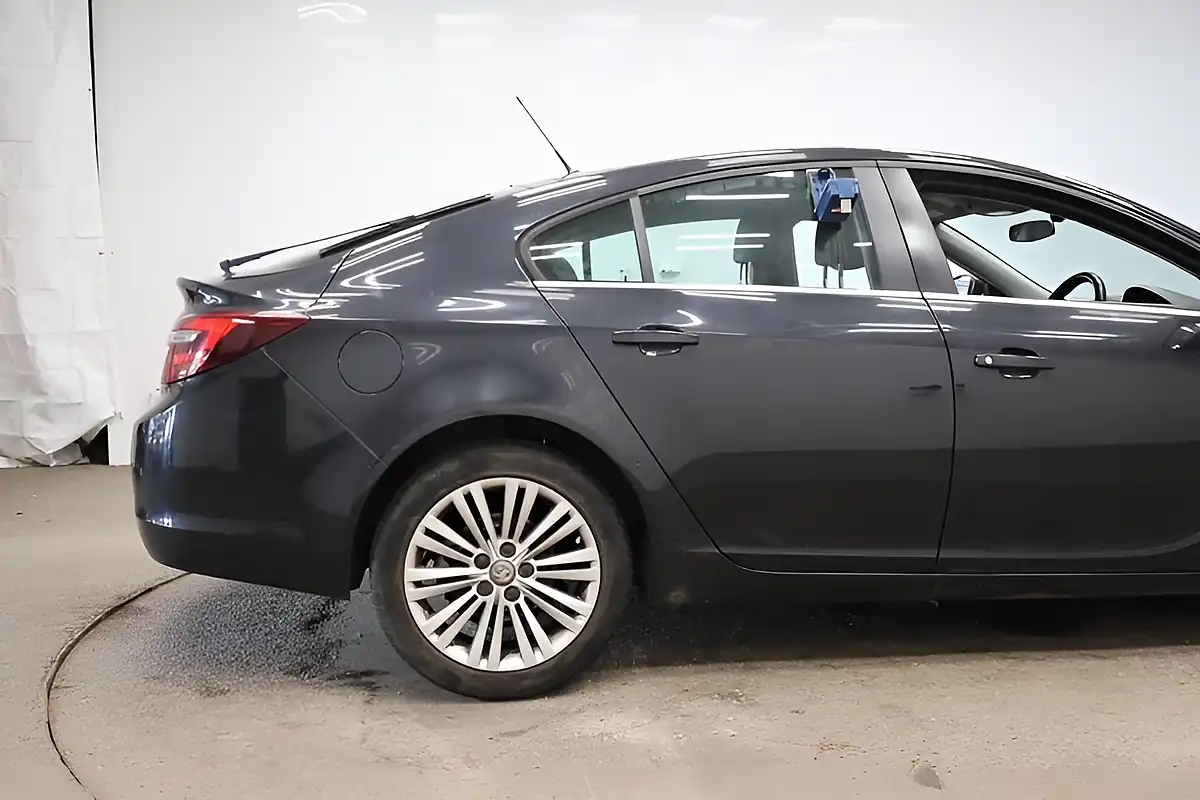 Used 2014 Vauxhall Insignia Design Black - Interior and Exterior details 8