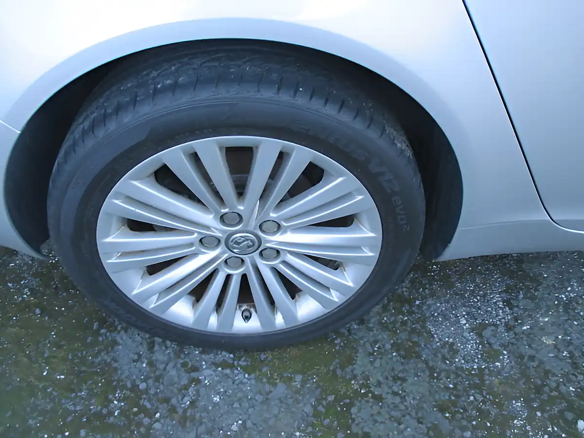 Used 2014 Vauxhall Insignia Design Nav Silver - Interior and Exterior details 6