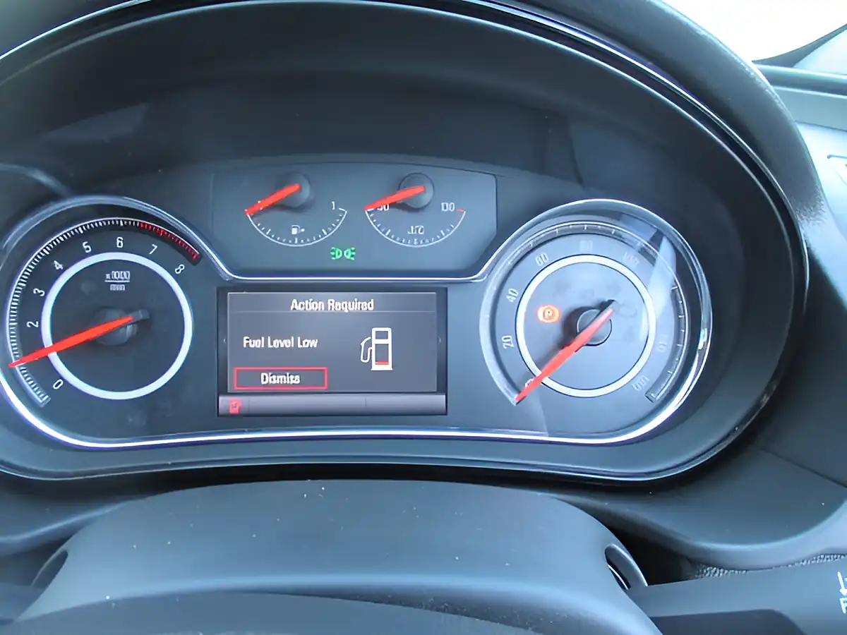 Used 2014 Vauxhall Insignia Design Nav Silver - Interior and Exterior details 9