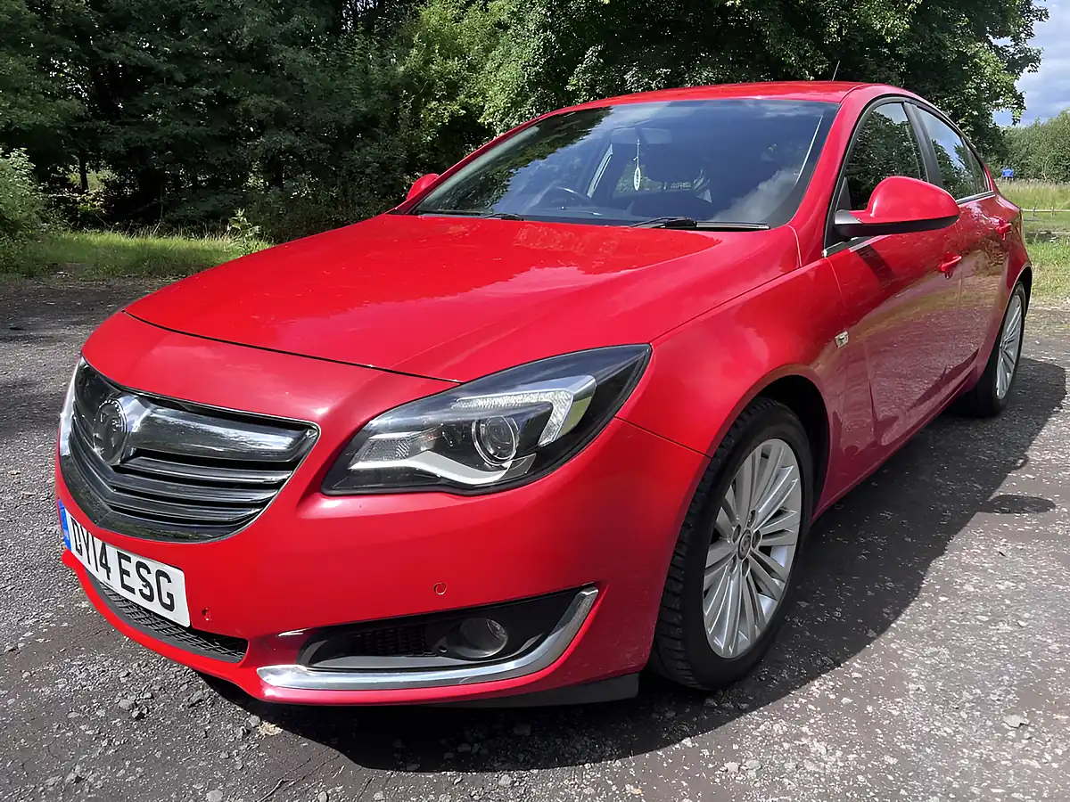 Used 2014 Vauxhall Insignia Design Red - Front View