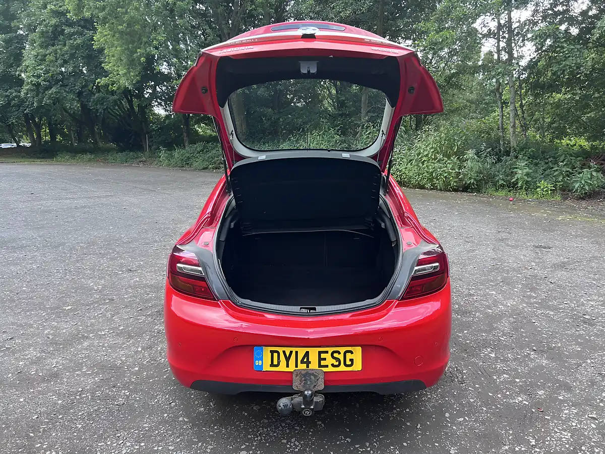 Used 2014 Vauxhall Insignia Design Red - Interior and Exterior details 11
