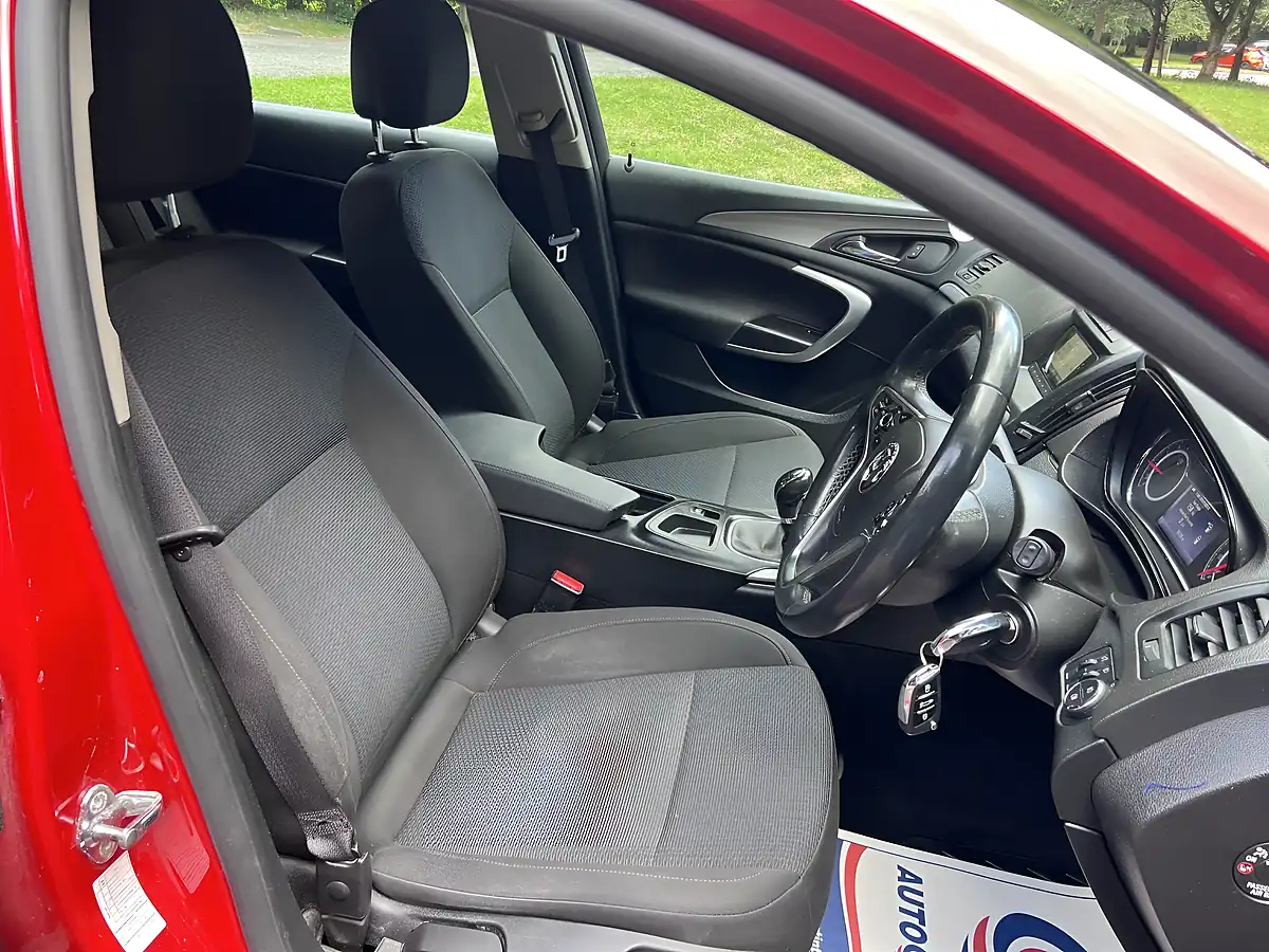 Used 2014 Vauxhall Insignia Design Red - Interior and Exterior details 12