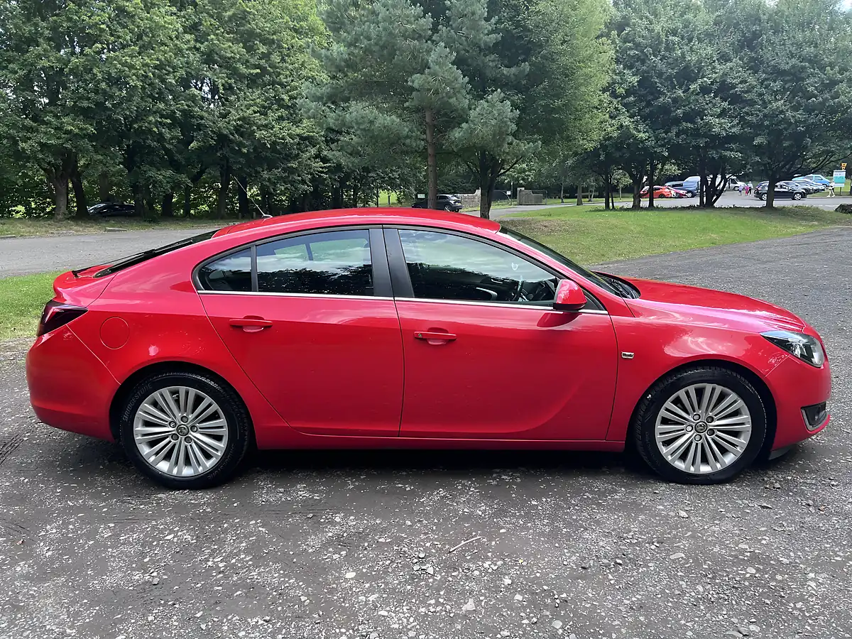Used 2014 Vauxhall Insignia Design Red - Interior and Exterior details 7
