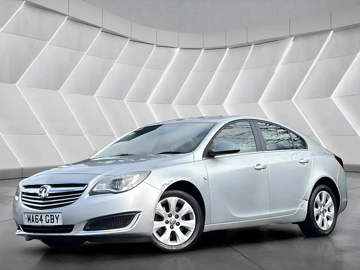 Used 2014 Vauxhall Insignia Design Silver - Front View