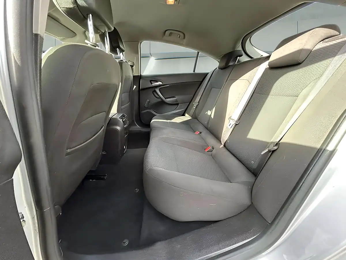 Used 2014 Vauxhall Insignia Design Silver - Interior and Exterior details 17