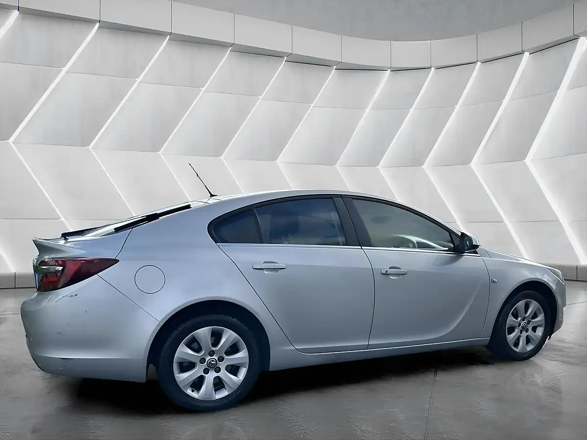 Used 2014 Vauxhall Insignia Design Silver - Interior and Exterior details 6