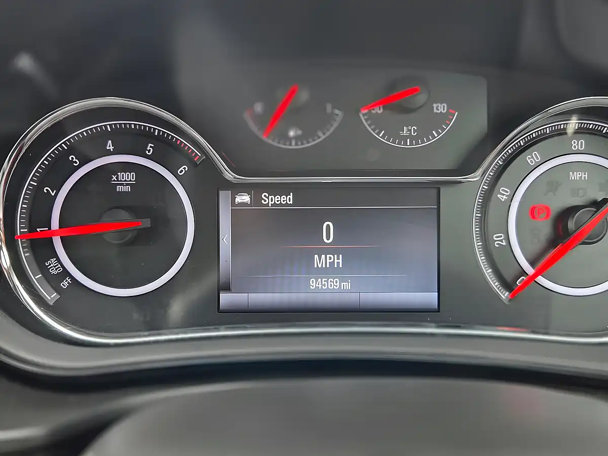 Used 2014 Vauxhall Insignia Design Silver - Interior and Exterior details 10