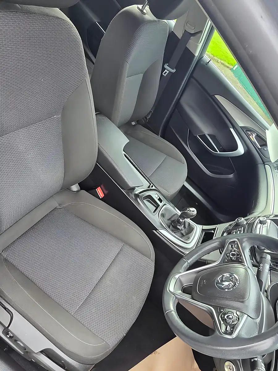 Used 2014 Vauxhall Insignia Design Silver - Interior and Exterior details 11