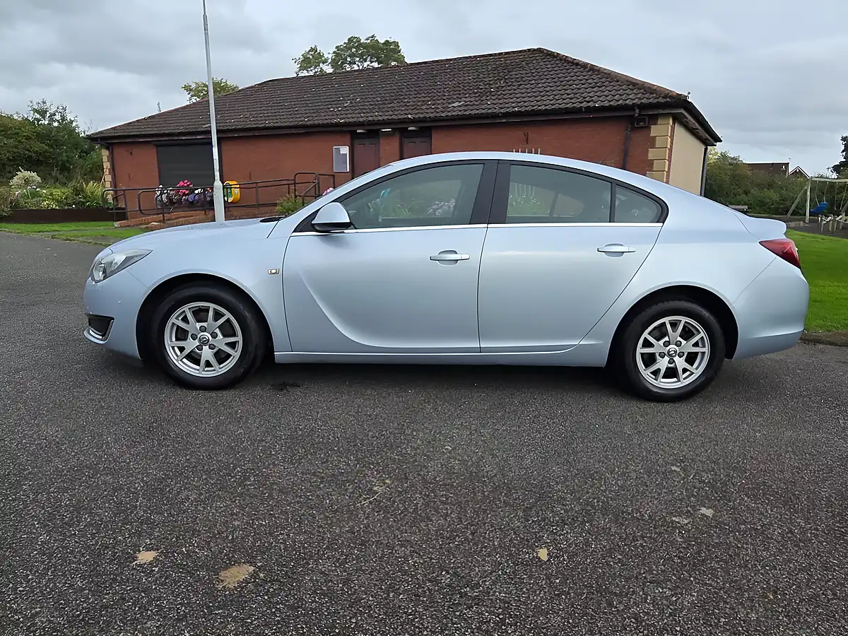Used 2014 Vauxhall Insignia Design Silver - Interior and Exterior details 6