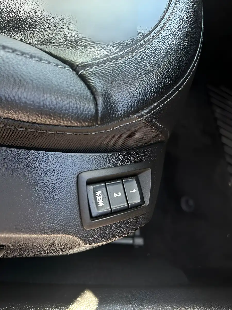 Used 2014 Vauxhall Insignia Elite Nav Black - Interior and Exterior details 17