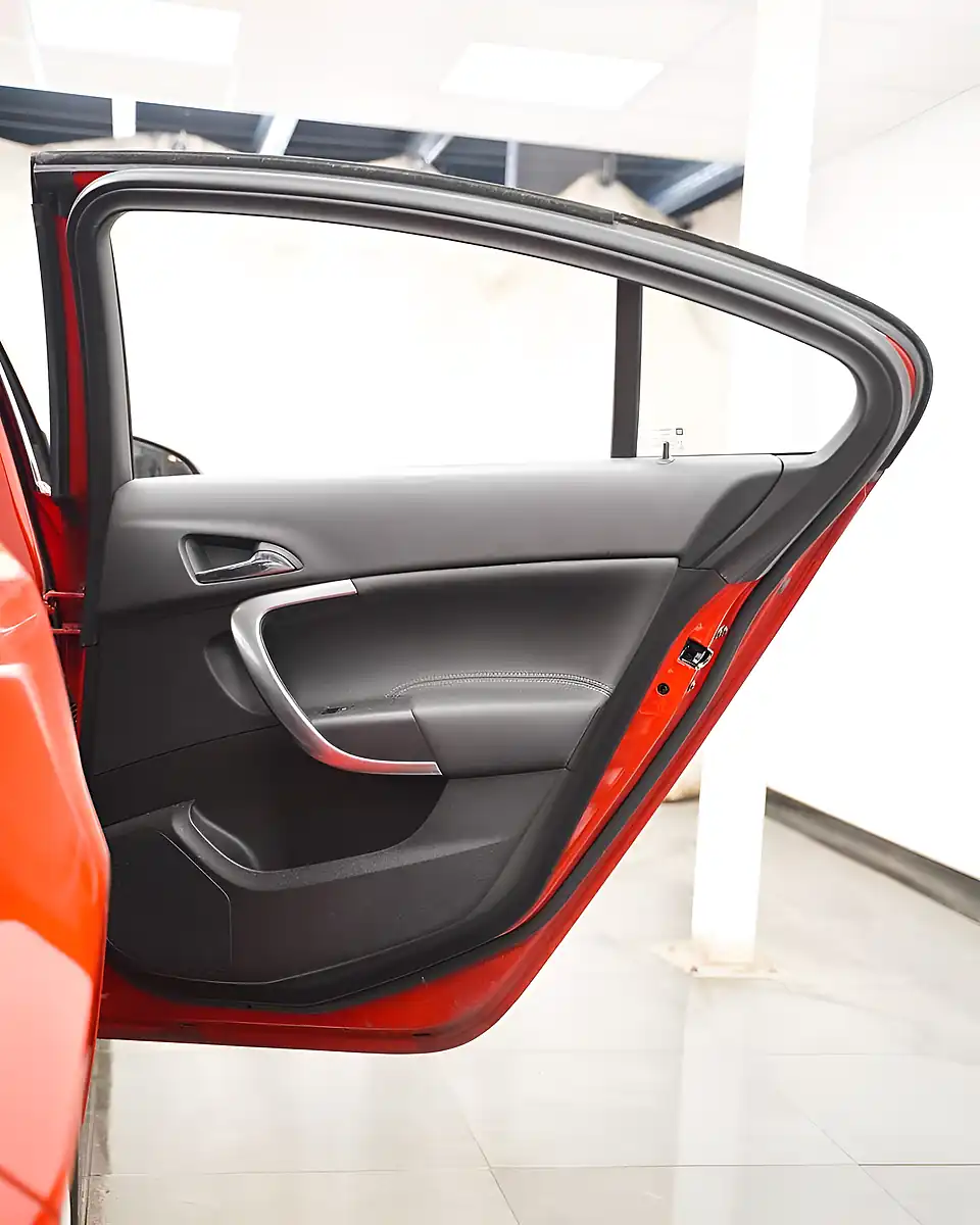 Used 2014 Vauxhall Insignia Elite Nav Red - Interior and Exterior details 15