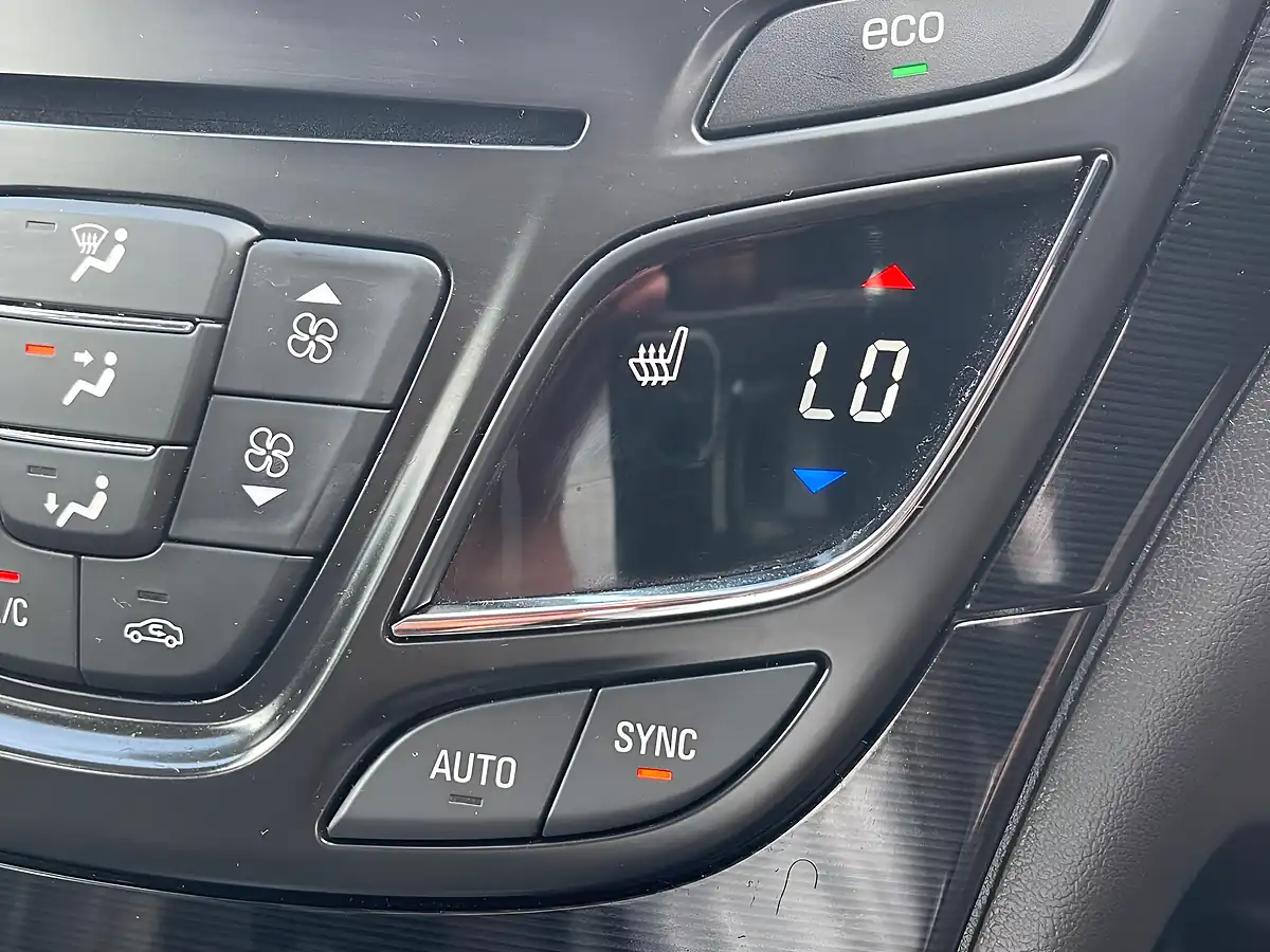 Used 2014 Vauxhall Insignia Elite Nav Silver - Interior and Exterior details 17