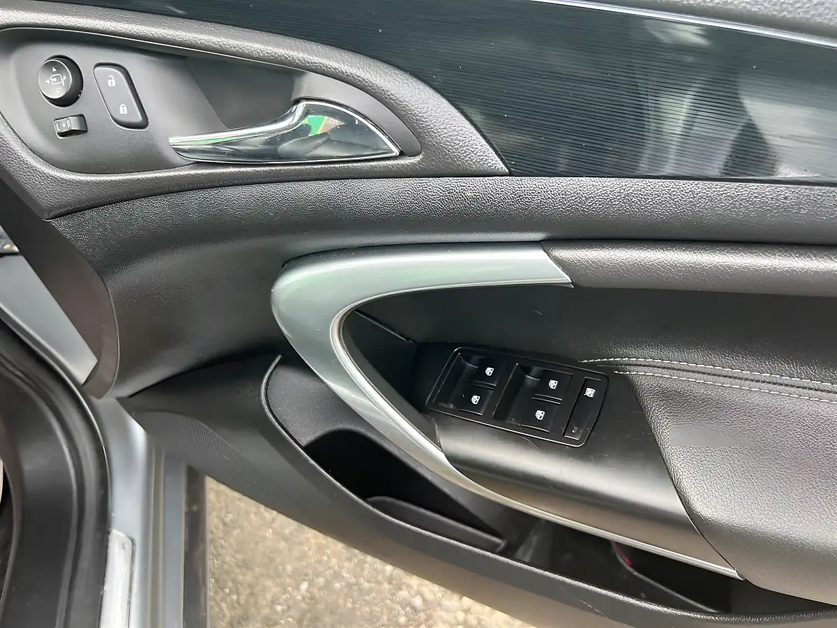 Used 2014 Vauxhall Insignia Elite Nav Silver - Interior and Exterior details 13