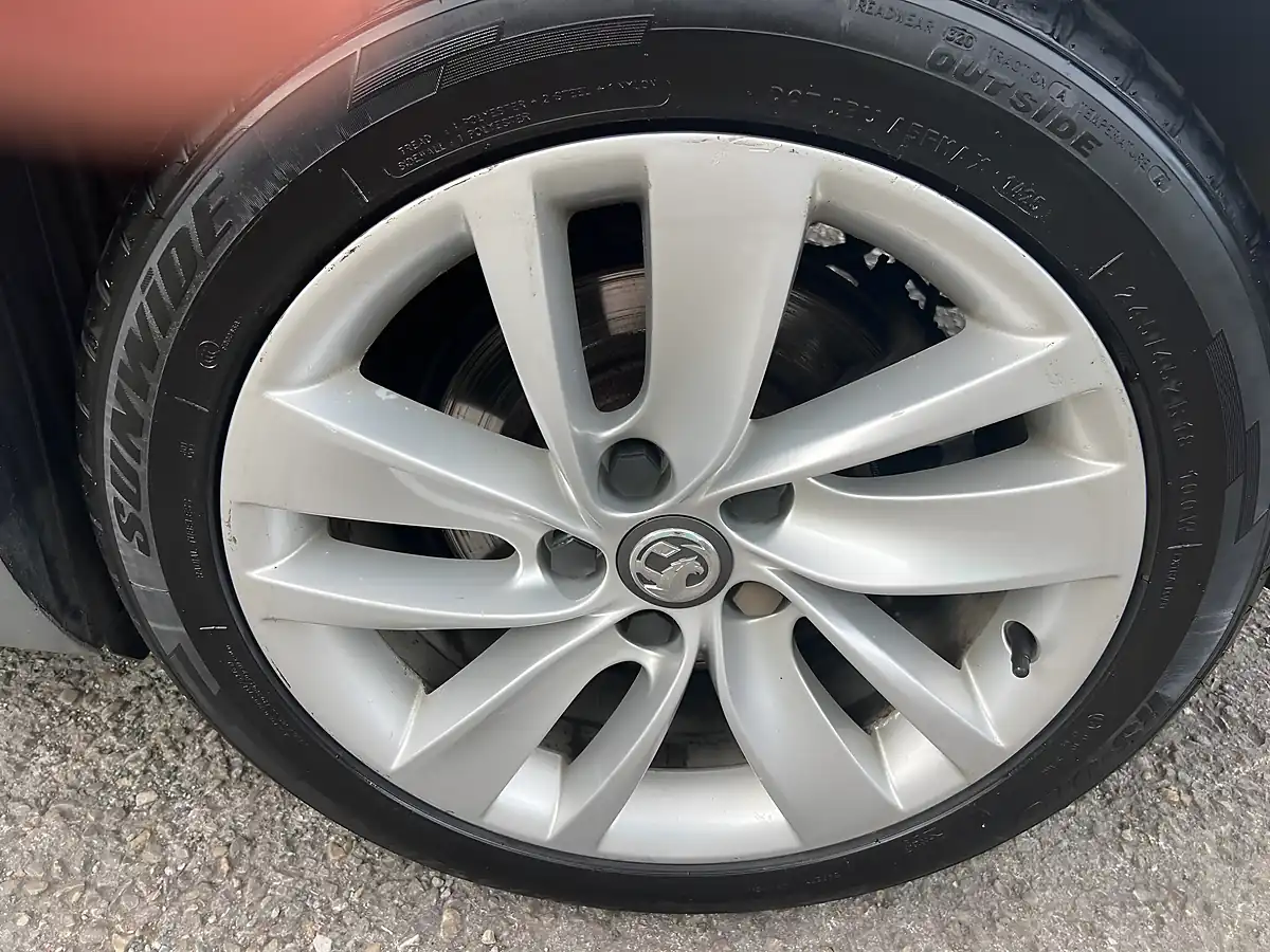 Used 2014 Vauxhall Insignia Elite Nav Silver - Interior and Exterior details 14