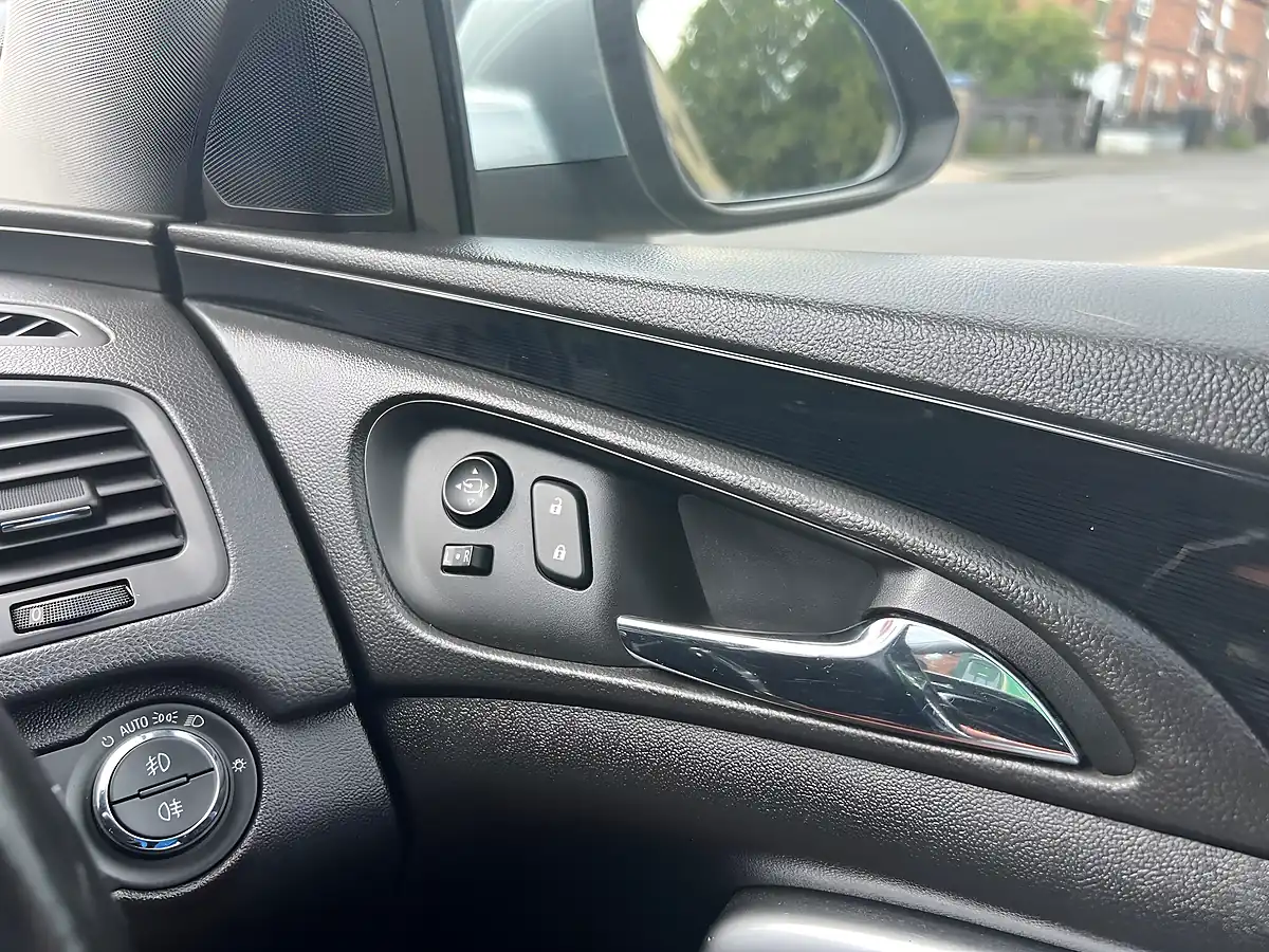 Used 2014 Vauxhall Insignia Elite Nav Silver - Interior and Exterior details 20