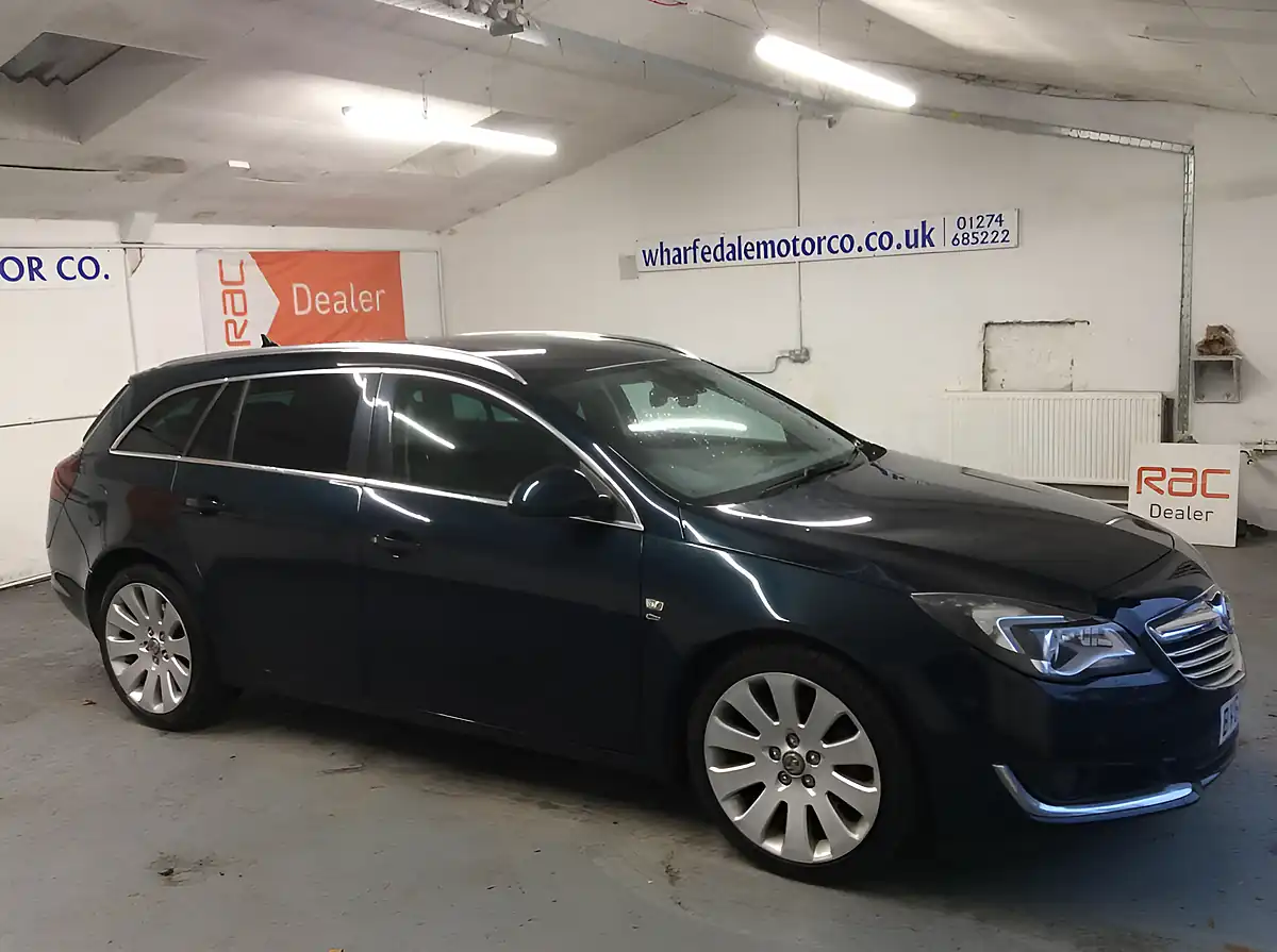 Used 2014 Vauxhall Insignia Elite Nav Sports Tourer Green - Front View