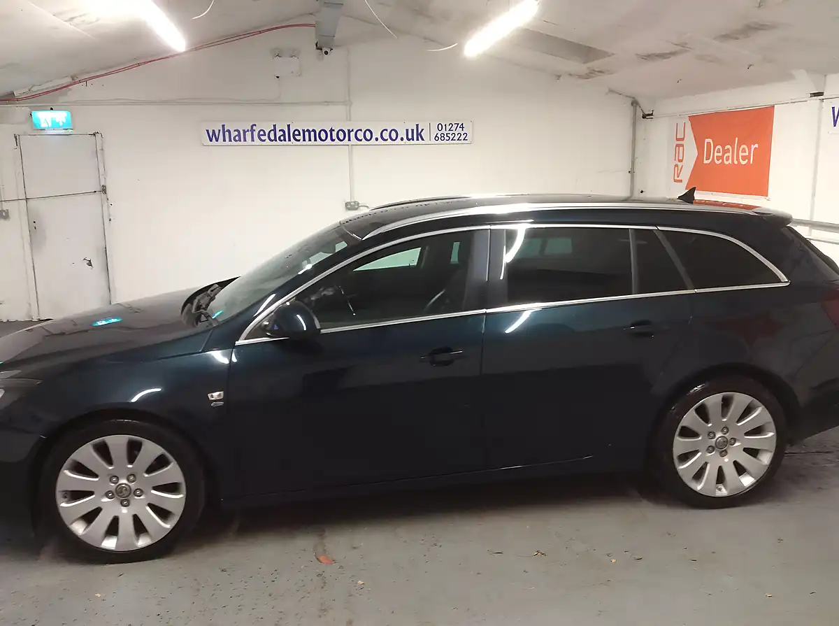 Used 2014 Vauxhall Insignia Elite Nav Sports Tourer Green - Interior and Exterior details 2